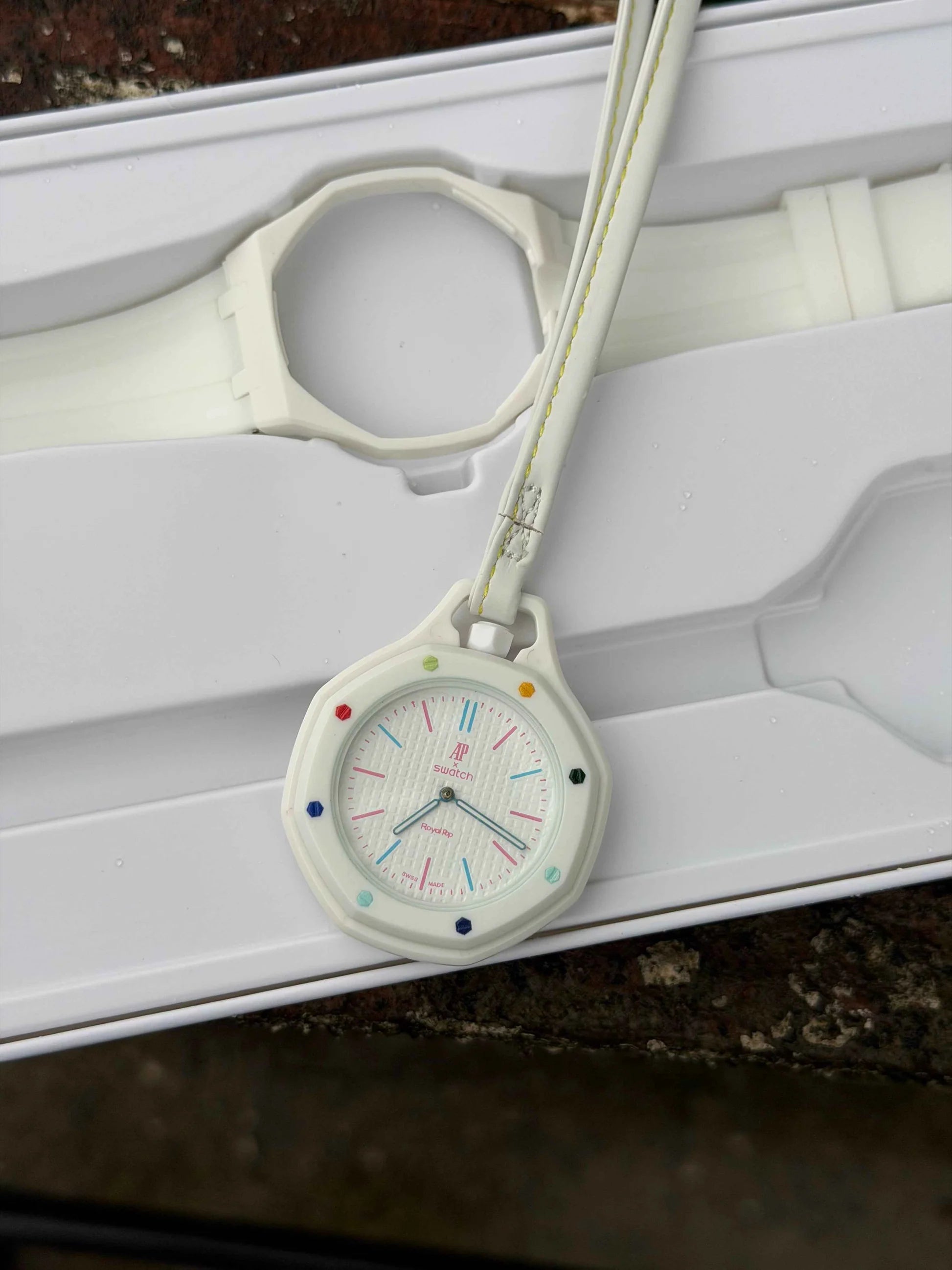 Swatch X AP - Royal Pop - Huit Blanc