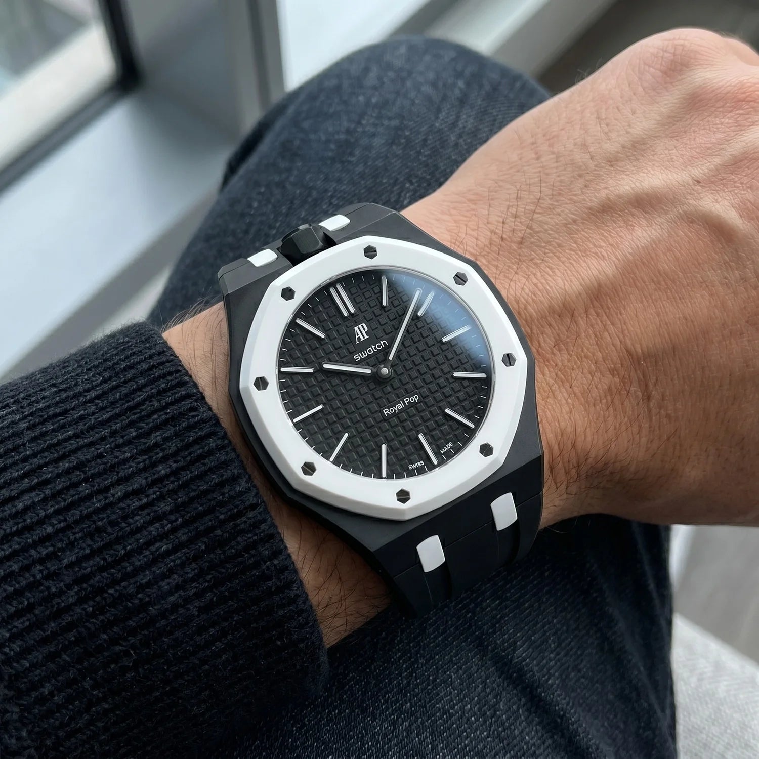 AP X Swatch Royal Pop Ocho Negro – Rubber Strap & Case